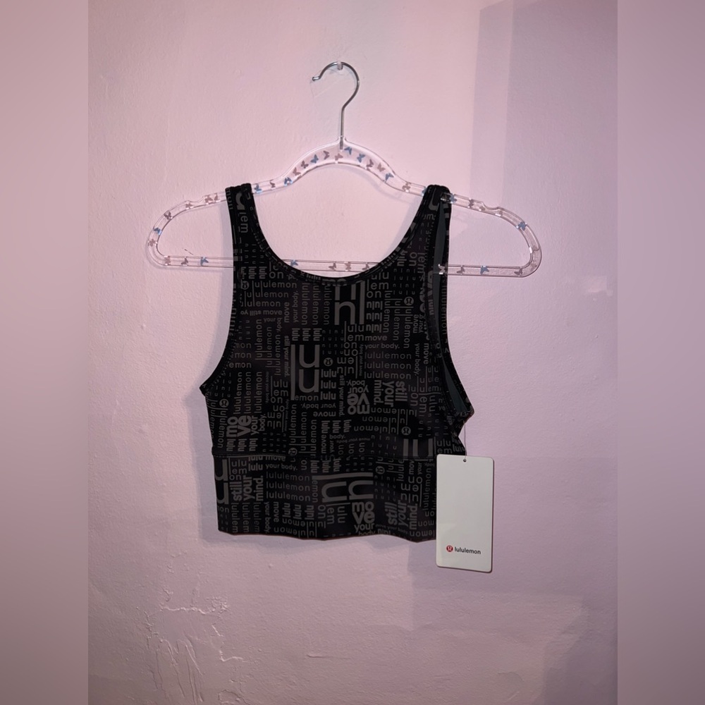NWT NEW LULULEMON LOGO PIVOT TANK